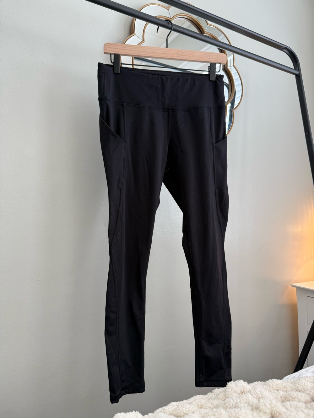 Black High-Waist Leggings with Side Pockets